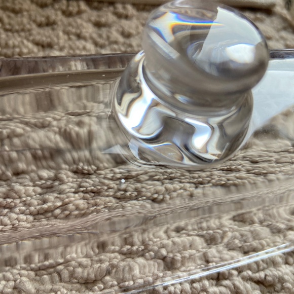 LN Heavy Clear Glass Butter Dish with Lid Like New - Picture 7 of 7